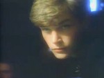 Il ragazzo concupito nel video di ''Elton's song''