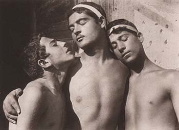 W. von Gloeden - Tre ragazzi. Napoli, circa 1898.
