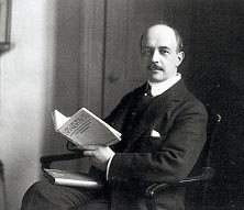 Robert Ross (1869-1918)  nel 1911 in una foto di Elliott and Fry - Collezione GB Brambilla